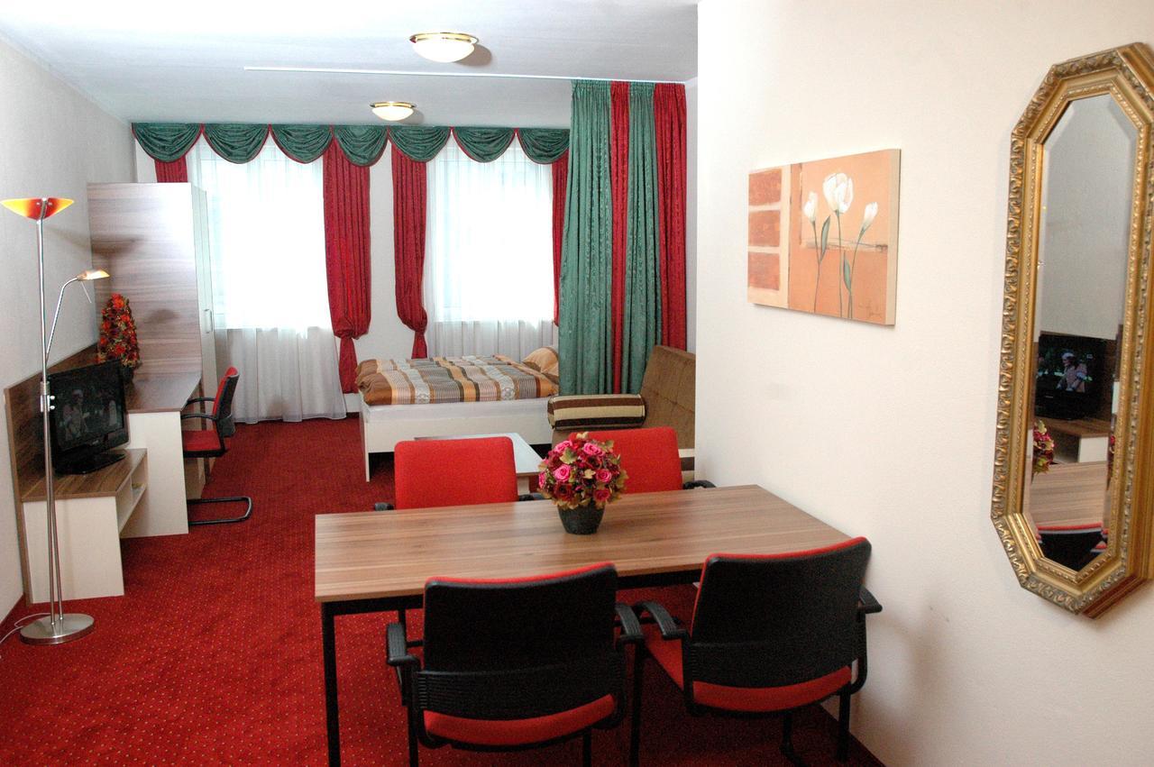 Hotel Garni Daniela Urich Schwanenstadt Экстерьер фото