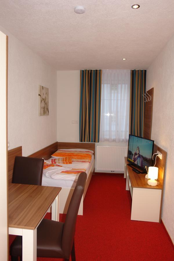 Hotel Garni Daniela Urich Schwanenstadt Экстерьер фото